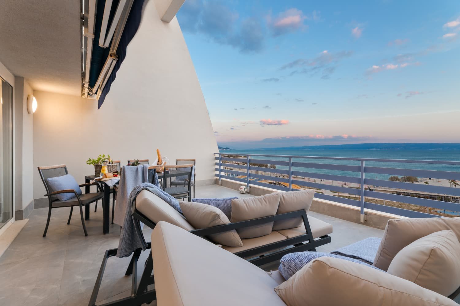 Balkon s pogledom na more